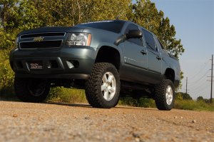 Chevrolet Avalanche Suspension Lift Kit - Front + Rear - Rough Country - 7.5 Inch - '07-'13